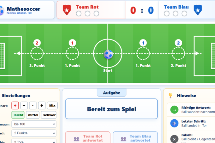 Screenshot der Tool „Mathesoccer“ mit virtuellem Fußballfeld, Punkteanzeige für zwei Teams sowie Einstellungen für Rechenarten und Schwierigkeitsstufen.