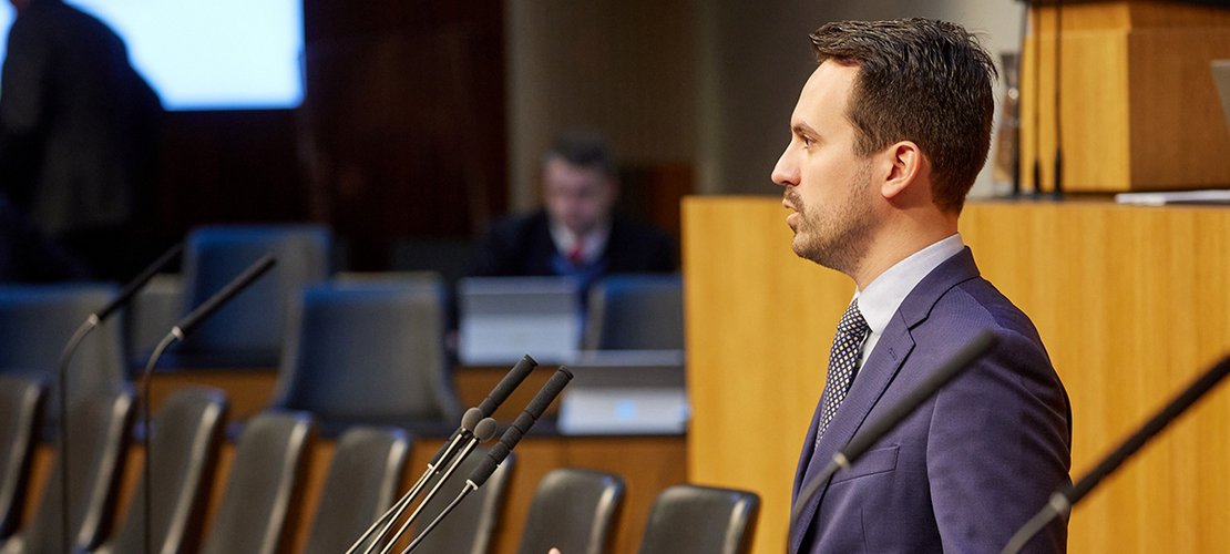 Bildungsminister Christoph Wiederkehr im Parlament