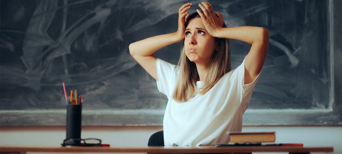 Lehrkraft in der Klasse fühlt sich mit psychischer Gesundheit alleingelassen