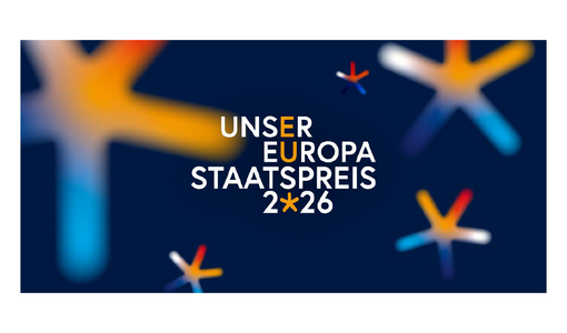 Dunkelblaues Grafikmotiv mit der Aufschrift „Unser Europa Staatspreis 2026“ und bunten Sternformen.