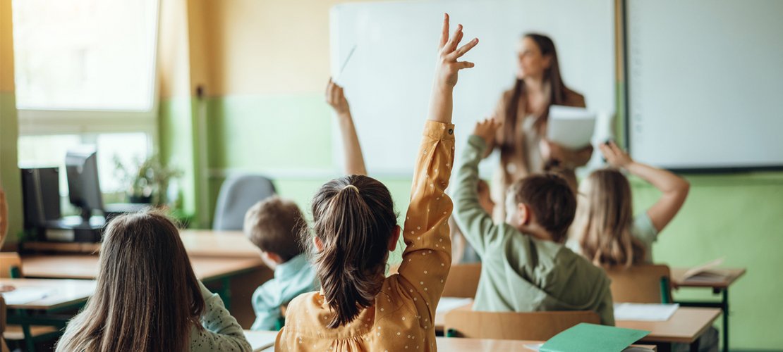 Lehrkraft in der Klasse