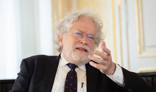 Quantenphysiker und Nobelpreisgewinner Anton Zeilinger spricht sich gegen Lateinkürzungen aus.
